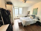 Gegenseite des Schlafzimmers mit Zugang zum Balkon