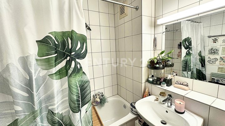 Lichtdurchflutet & Gemütlich: Ihre 2-ZKB-Wohnung mit Balkon & Einbauküche