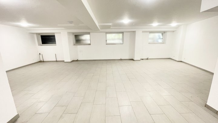 Gewerbeeinheit in stark frequentierter Lage – Theodor-Heuss-Allee, Trier
