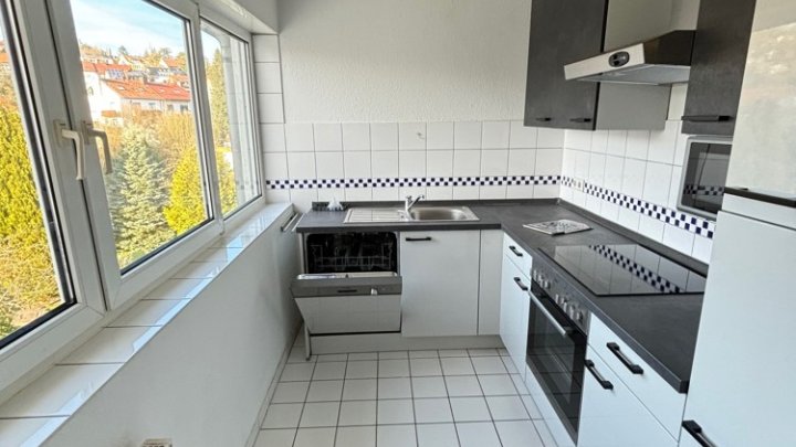 2-ZKB Wohnung mit Balkon, Garage und Traumausblick