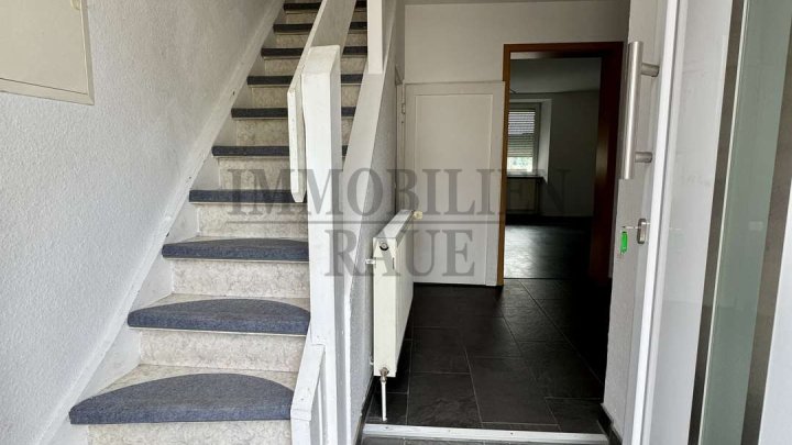 FREISTEHENDES, RENOVIERTES 1 FAMILIENHAUS MIT EINLIEGERWOHNUNG IN SACKGASSE VON SULZBACH
