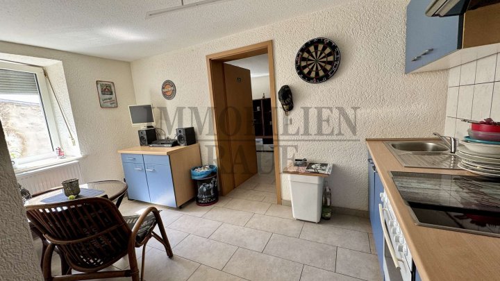 FREISTEHENDES, RENOVIERTES 1 FAMILIENHAUS MIT EINLIEGERWOHNUNG IN SACKGASSE VON SULZBACH