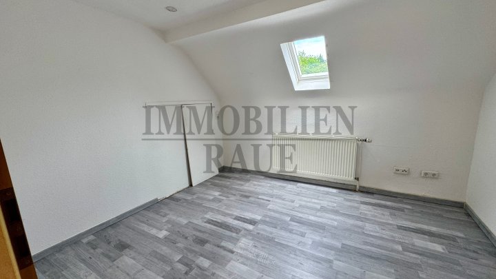 FREISTEHENDES, RENOVIERTES 1 FAMILIENHAUS MIT EINLIEGERWOHNUNG IN SACKGASSE VON SULZBACH