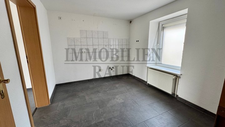 FREISTEHENDES, RENOVIERTES 1 FAMILIENHAUS MIT EINLIEGERWOHNUNG IN SACKGASSE VON SULZBACH