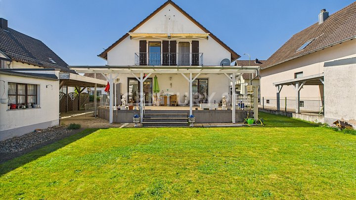 Traumhaftes freistehendes Einfamilienhaus mit Mega Terrasse gr. Garten + Garage Toplage von Altstadt