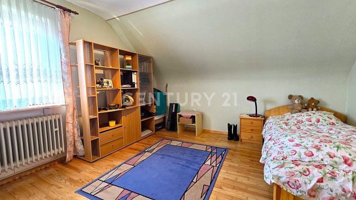 Traumhaftes freistehendes Einfamilienhaus mit Mega Terrasse gr. Garten + Garage Toplage von Altstadt