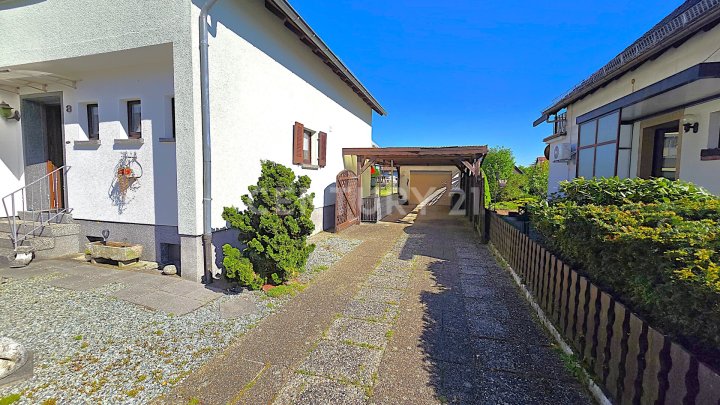 Traumhaftes freistehendes Einfamilienhaus mit Mega Terrasse gr. Garten + Garage Toplage von Altstadt