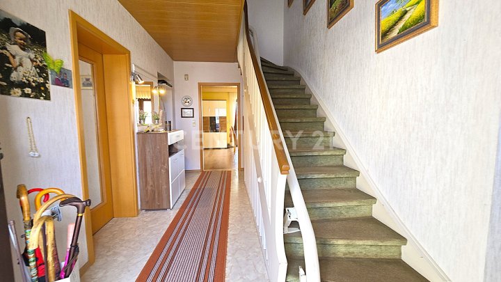 Traumhaftes freistehendes Einfamilienhaus mit Mega Terrasse gr. Garten + Garage Toplage von Altstadt