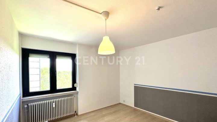 Waldpanorama inklusive – stilvolle 3-Zimmer-Wohnung mit zwei Bädern und Loggia