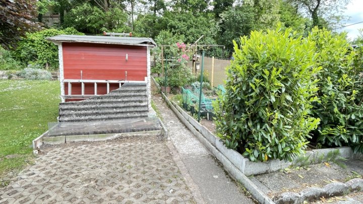 Familienfreundliches Zuhause mit Garten und Stellplatz