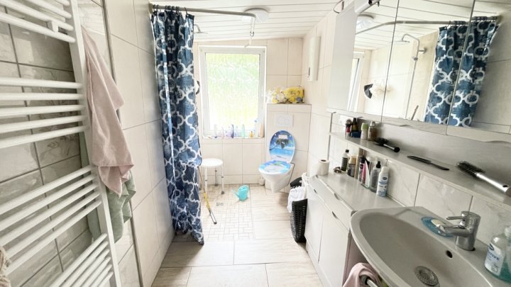 Familienfreundliches Zuhause mit Garten und Stellplatz