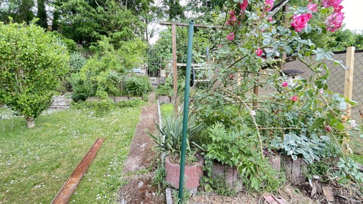 Familienfreundliches Zuhause mit Garten und Stellplatz