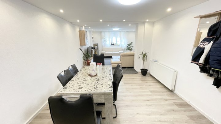 Familienfreundliches Zuhause mit Garten und Stellplatz
