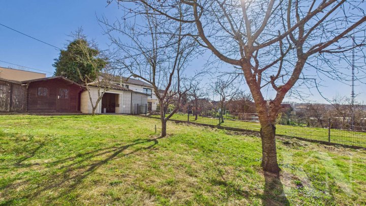 Freistehendes Einfamilienhaus mit Gartenidylle und Dachterrasse in Riegelsberg