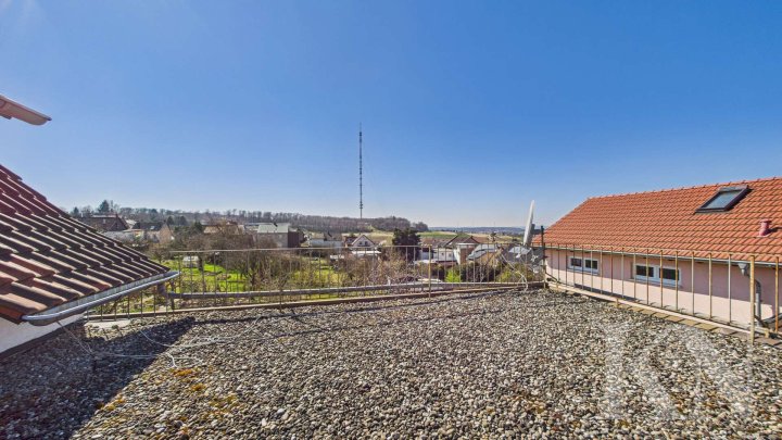 Freistehendes Einfamilienhaus mit Gartenidylle und Dachterrasse in Riegelsberg
