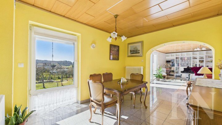 Freistehendes Einfamilienhaus mit Gartenidylle und Dachterrasse in Riegelsberg