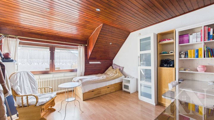 Freistehendes Einfamilienhaus mit Gartenidylle und Dachterrasse in Riegelsberg