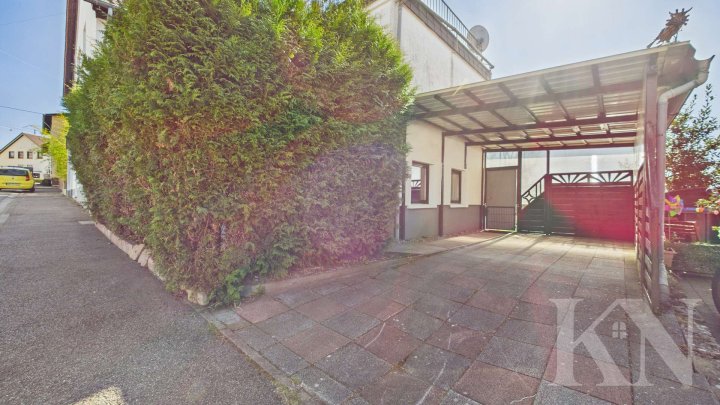 Freistehendes Einfamilienhaus mit Gartenidylle und Dachterrasse in Riegelsberg