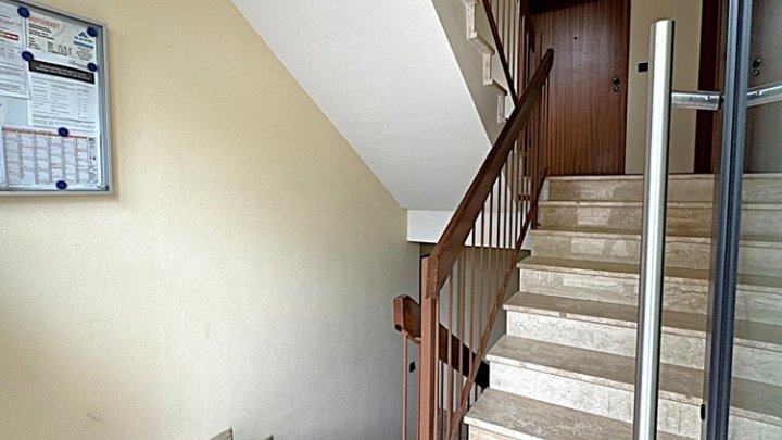 Renovierte 2-ZKB Wohnung mit Einbauküche, Balkon und Garage