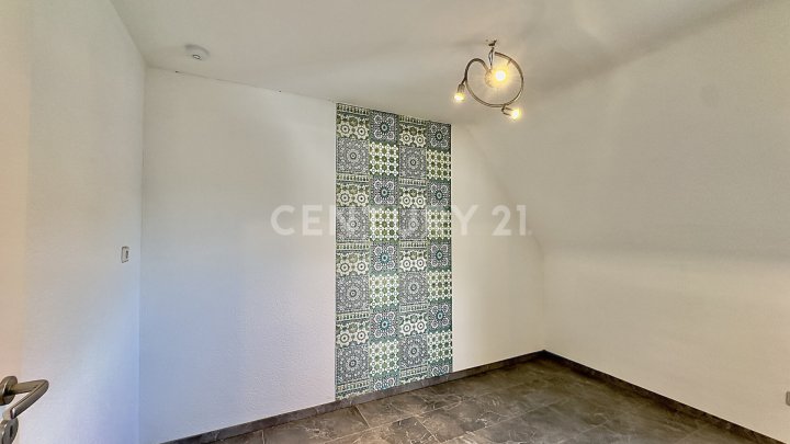 Charmante 2-ZKB-Dachgeschosswohnung mit Einbauküche & Gartennutzung