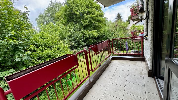 GEPFLEGTE 2 ZKB MIETWOHNUNG MIT EINBAUKÜCHE, BALKON UND GARAGE IN DUDWEILER - SOFORT FREI