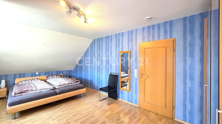 Traumhaftes Neuwertiges 1-2 Familienhaus in Kleinblittersdorf mit garantierter  PV Vergütung