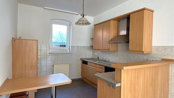 Helle renovierte 2-ZKB Wohnung mit Einbauküche