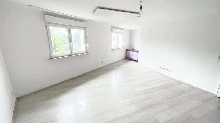 Kompaktes Einfamilienhaus in guter Lage von Schwalbach-Elm ohne Garten