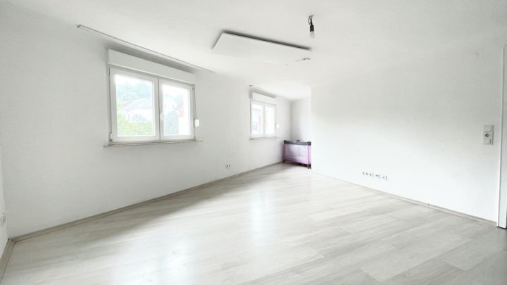 Kompaktes Einfamilienhaus in guter Lage von Schwalbach-Elm ohne Garten