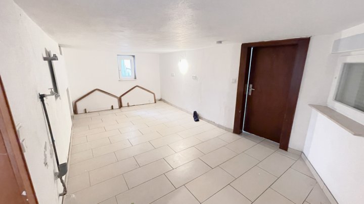 Kompaktes Einfamilienhaus in guter Lage von Schwalbach-Elm ohne Garten