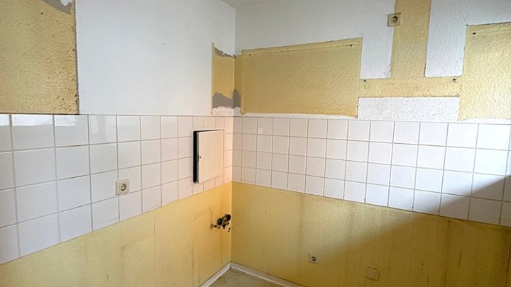 Helle 3-ZKB Maisonette-Wohnung mit Dachterrasse + Stellplatz