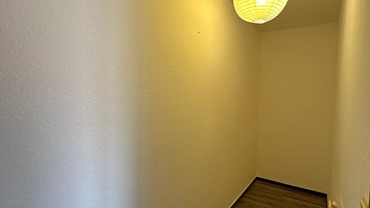 Helle 3-ZKB Maisonette-Wohnung mit Dachterrasse + Stellplatz