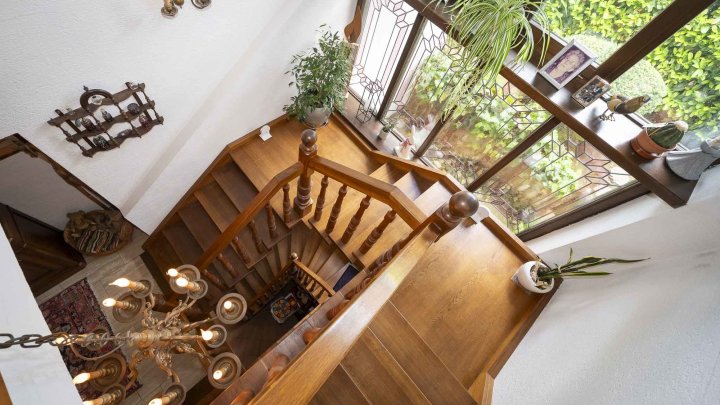 Ein Architekten-Wunder in Bestlage – Exklusive Villa mit Parkgarten und Wellness-Oase