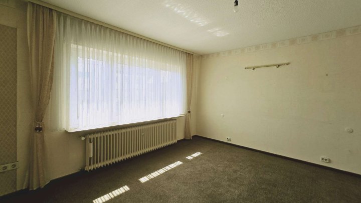 Großes Haus in Düppenweiler mit schönem Garten