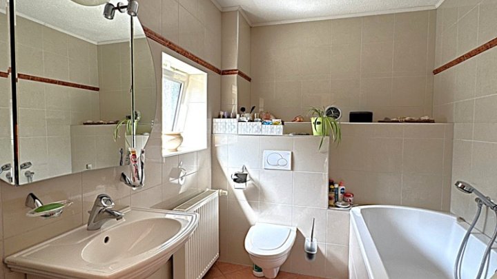 Modernisiertes EFH mit Traumgarten in Waldrandlage auf der Unner