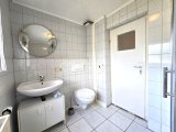 Gegenseite des Badezimmers im Erdgeschoss