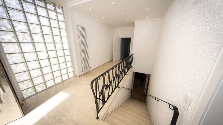 Hochwertig sanierter Luxus-Bungalow mit Einliegerwohnung, Photovoltaik und Großzügigem Grundstück