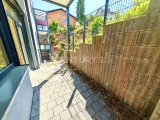 große Terrasse mit viel Sonne