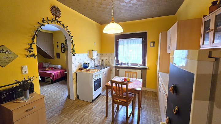 Gemütliches freistehendes Einfamilienhaus mit Terrasse, Garten und Garage in Dudweiler