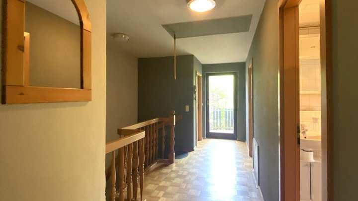 EINFAMILIENHAUS MIT PHOTOVOLTAIKANLAGE, RUHIGE LAGE, GROSSROSSELN-KARLSBRUNN