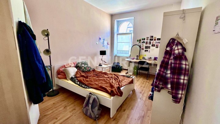 Großzügige, umfangreich renovierte Wohnung mit Garten und Terrasse in bester Lage von Alt-SB