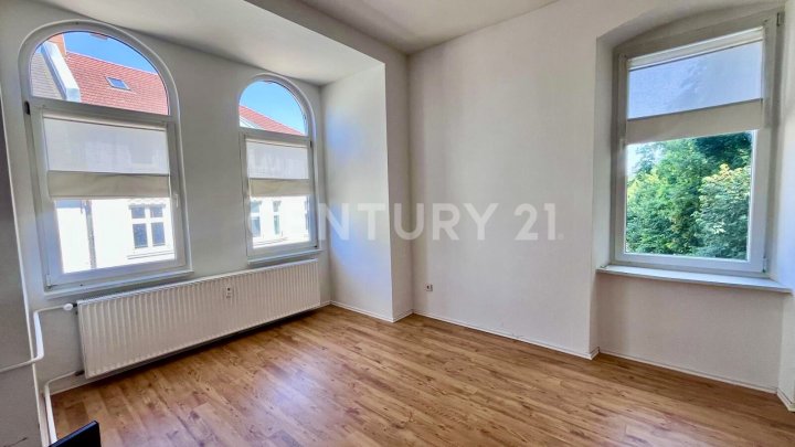 Großzügige, umfangreich renovierte Wohnung mit Garten und Terrasse in bester Lage von Alt-SB