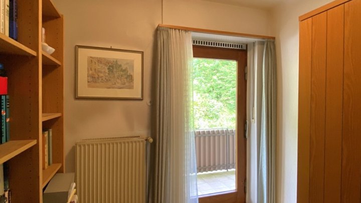 EINFAMILIENHAUS - DOPPELHAUSHÄLFTE MIT GARAGE IN GROSSROSSELN