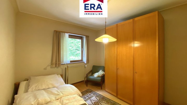 EINFAMILIENHAUS - DOPPELHAUSHÄLFTE MIT GARAGE IN GROSSROSSELN