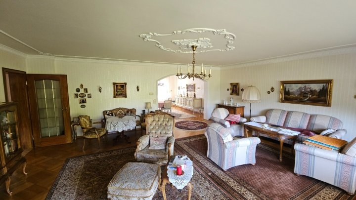 Elegantes Einfamilienhaus in Saarbrücken- Klarenthal zu verkaufen.