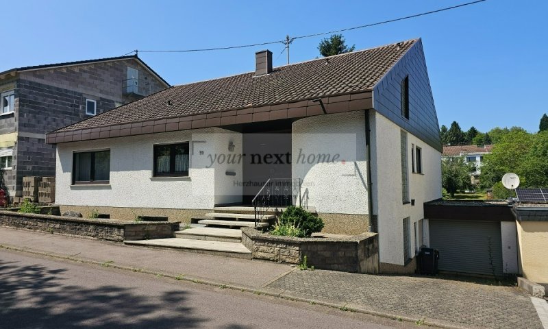 Elegantes Einfamilienhaus in Saarbrücken- Klarenthal zu verkaufen.