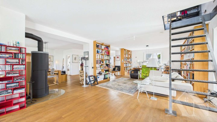 Zwei,- bis Dreifamilienhaus in Top-Lage