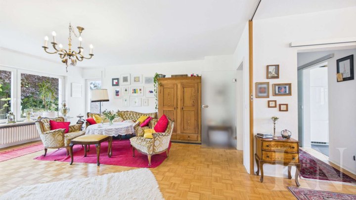 Zwei,- bis Dreifamilienhaus in Top-Lage