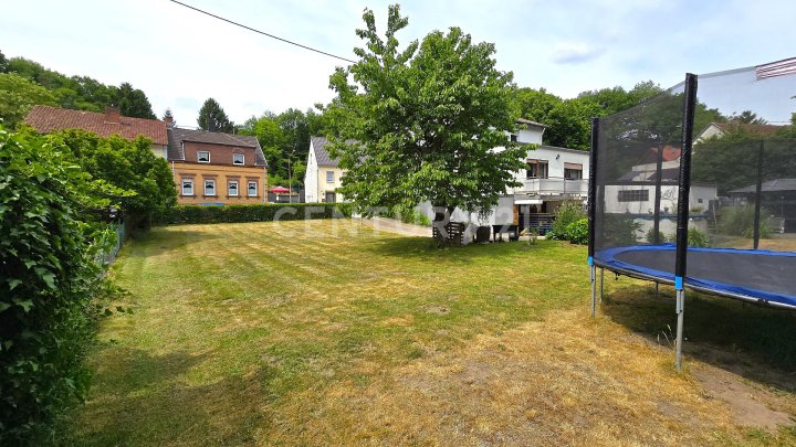 Attraktives ebenes Baugrundstück mit vielen Gestaltungsmöglichkeiten in Spiesen