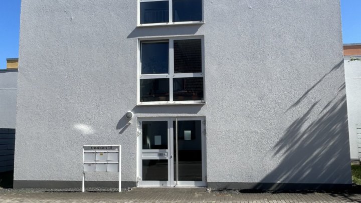 Gepflegte vermietete 2 ZKB Wohnung mit Stellplatz als Anlageobjekt zu verkaufen